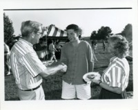 Frank and Judy Franz meeting a student at the President's Picnic.