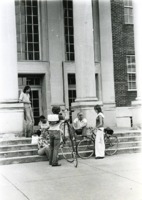 UAH students gather on the front steps of Morton Hall.